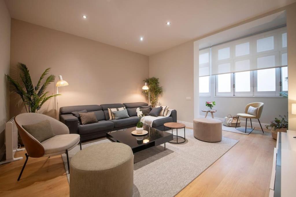 Three Bedroom In Paseo De Gracia Apartment
