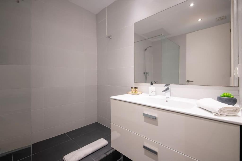 Three Bedroom In Paseo De Gracia Barcelona