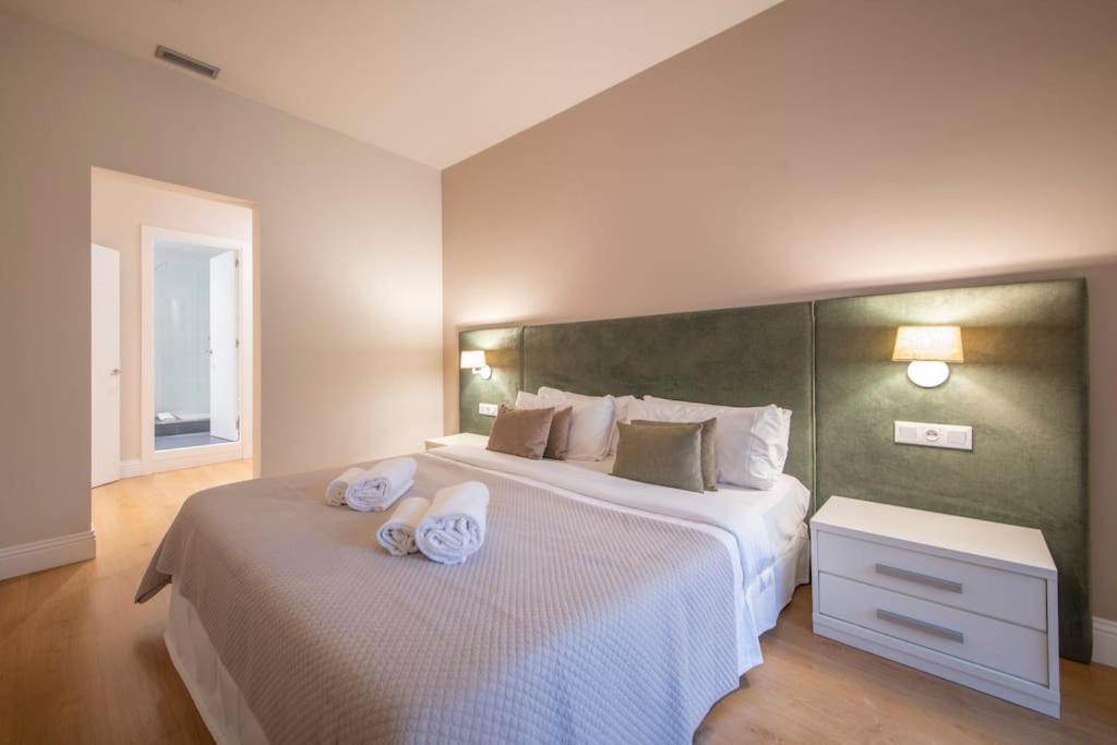 Apartment Three Bedroom In Paseo De Gracia Barcelona